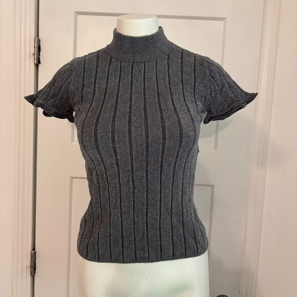 Zara size Small Grey Ribbed Ruffle Hem Mock Neck Office Siren Short Sleeve Shirt - Picture 1 of 6